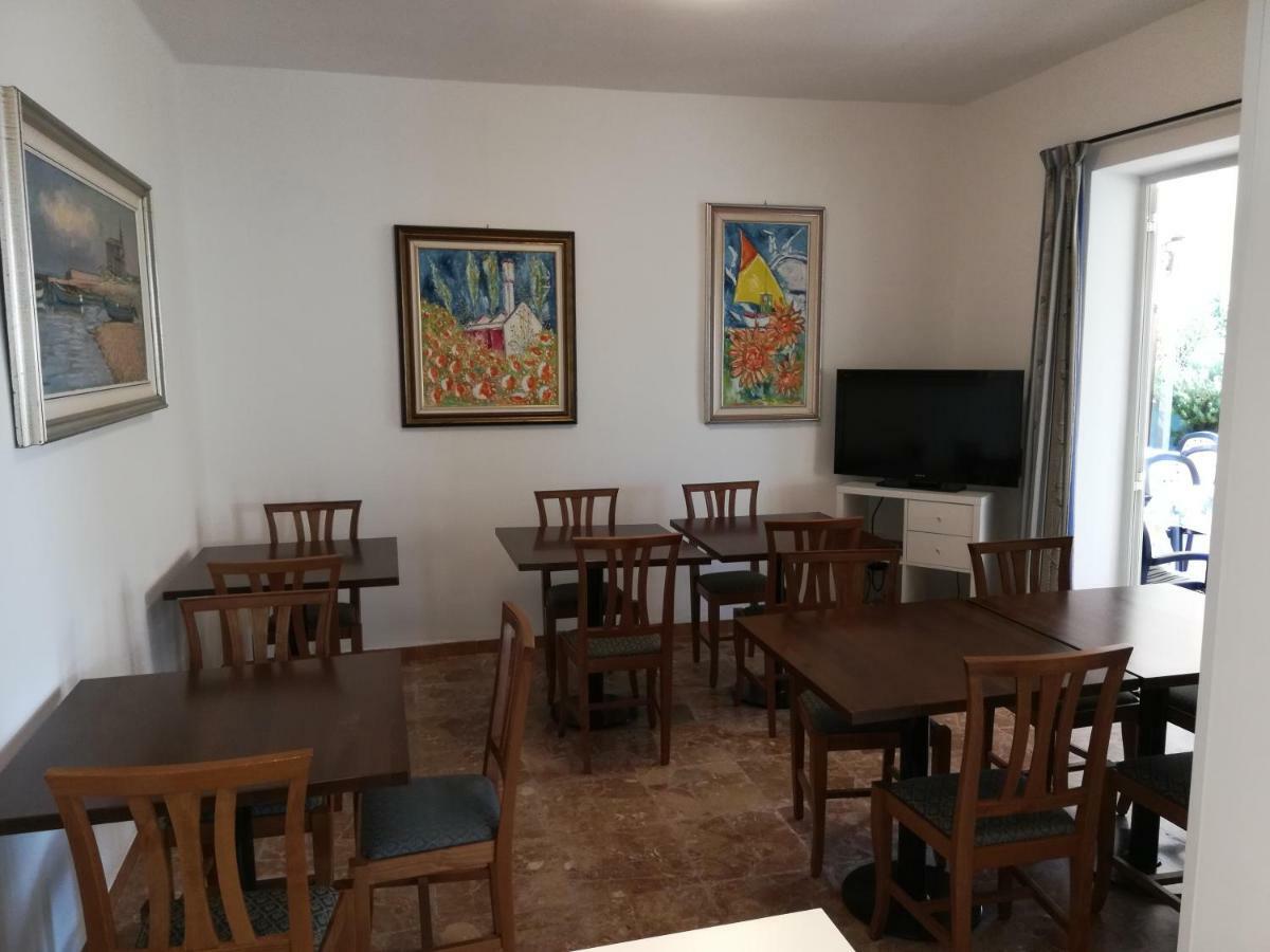 Albergo Elena Garni Καόρλε Εξωτερικό φωτογραφία