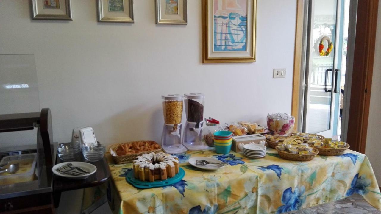 Albergo Elena Garni Καόρλε Εξωτερικό φωτογραφία
