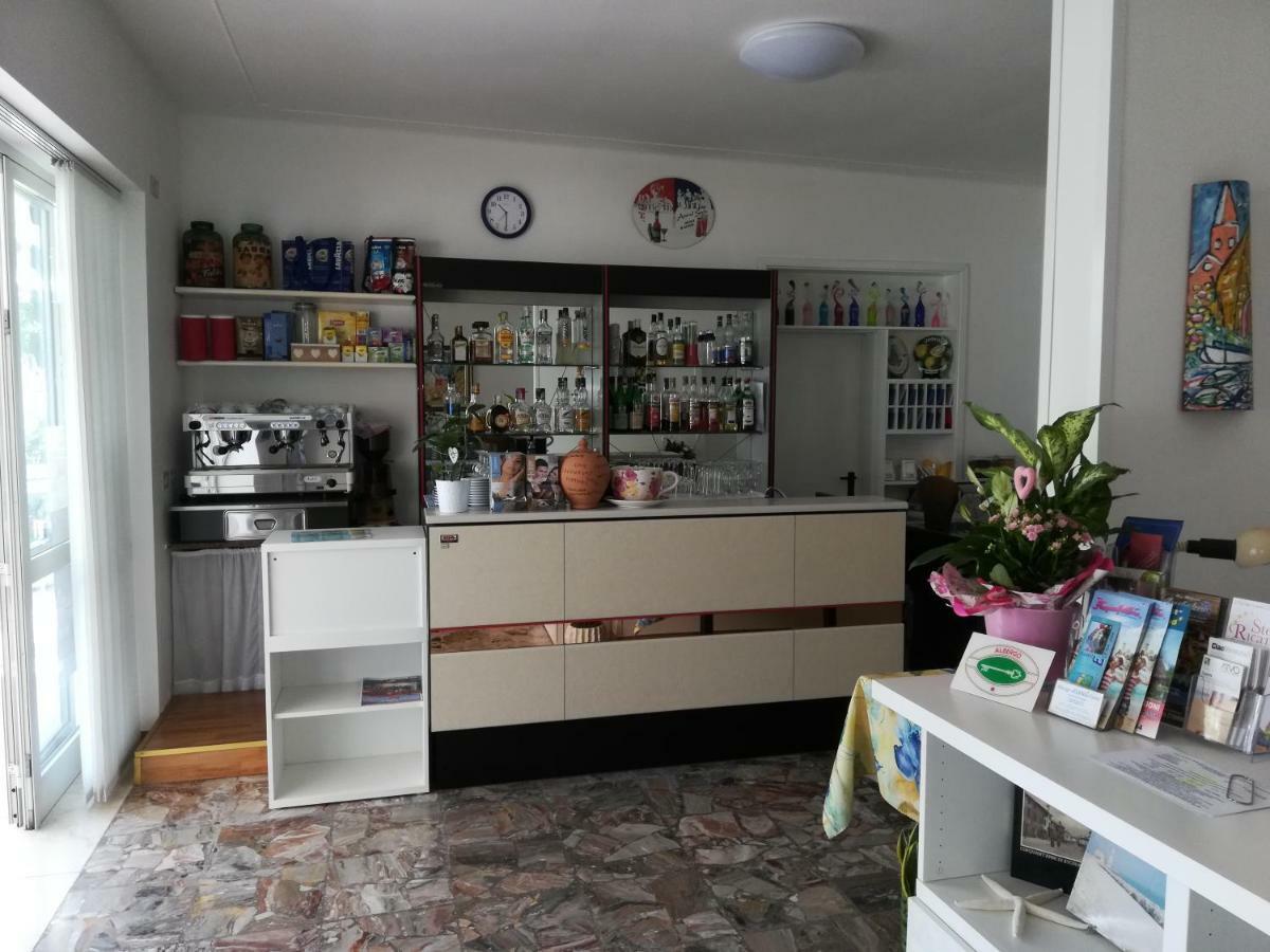 Albergo Elena Garni Καόρλε Εξωτερικό φωτογραφία
