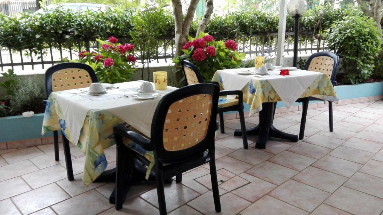 Albergo Elena Garni Καόρλε Εξωτερικό φωτογραφία